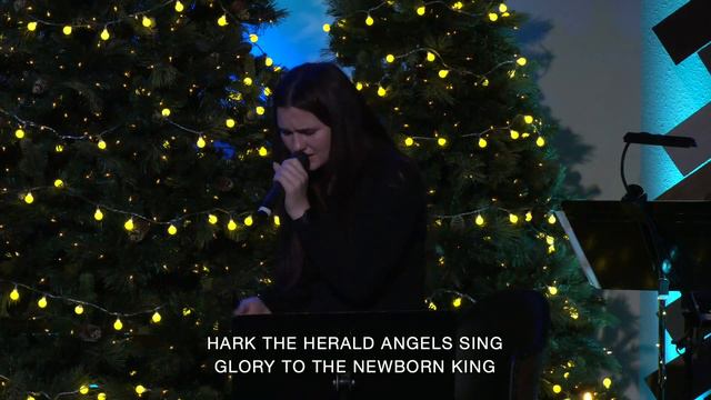 Christmas Eve at Five Lakes Church смотреть онлайн