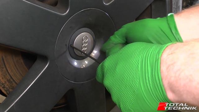 How to Remove Audi Wheel Centre Cap Cover - ALL MODELS WITH CLOSED CAPS - TOTAL TECHNIK смотреть онлайн