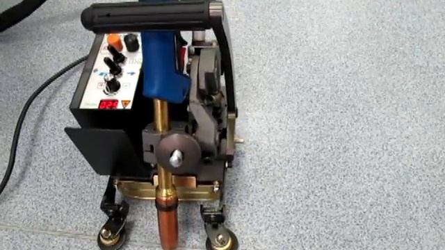 Легкая 1-горелочная сварочная каретка CS-71 смотреть онлайн