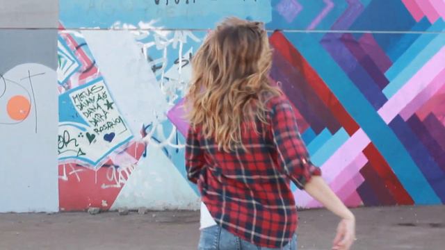 Put your hands on me | Sofia Garcia Miramon смотреть онлайн