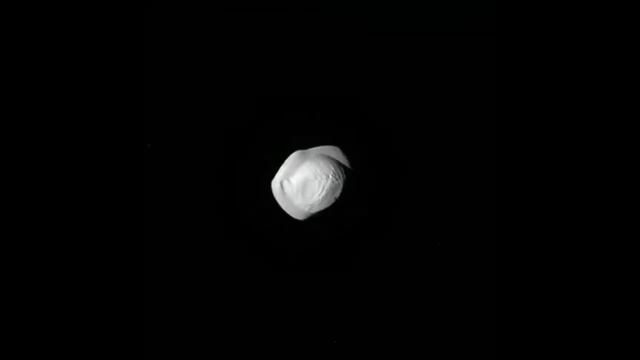 Saturn's Moon Pan смотреть онлайн