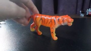 Моя коллекция фигурок диких кошек????