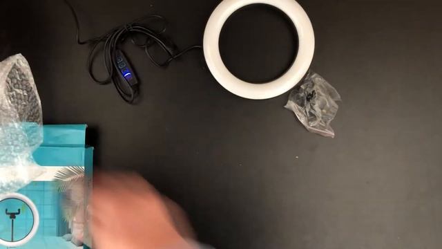 Видео обзор: Кольцевая лампа 16 см (USB, 5Вт, 3200-5500К) смотреть онлайн