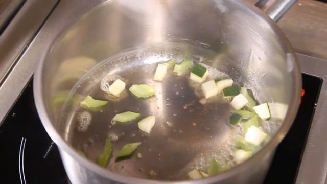 Суп весенний с мятой