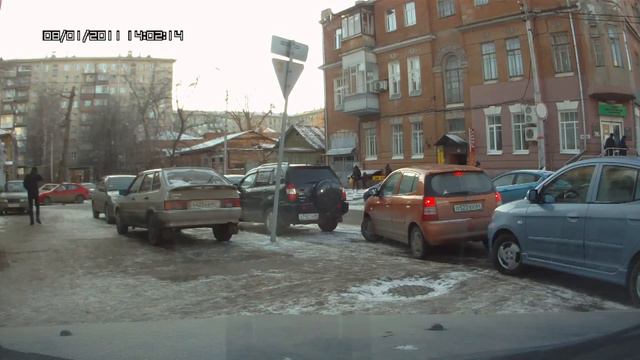 блондинка "рулит"... смотреть онлайн
