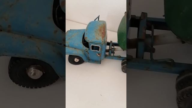 ИГРУШКИ СССР: ЗИЛ-130. РЕСТАВРАЦИЯ смотреть онлайн