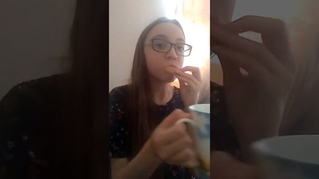 СЪЕЛА 10 ПЕЧЕНЬЯ ЗА 2 МИНУТЫ! смотреть онлайн