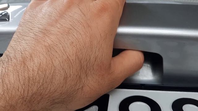 Замена лампочки для подсветки номеров на Mitsubisi Outlander ?.