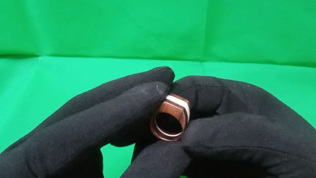 Кольцо из дерева и эпоксидной смолы "Дубово-белое" смотреть онлайн