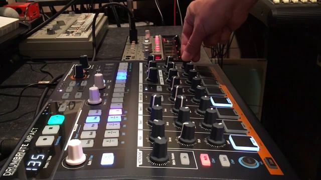 volca bass x DrumBrute Impact смотреть онлайн