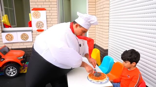 Jason y Alex juegan con restaurante de juguetes | Los niños están preparando comida! смотреть онлайн