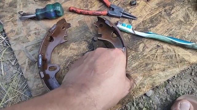 Как правильно установить барабанные тормозные колодки? смотреть онлайн