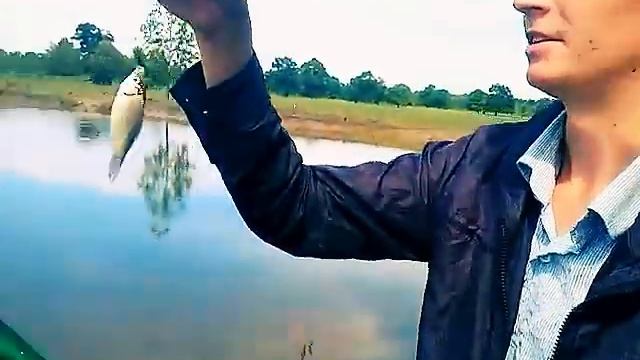 Смешное видео или на рыбалке всякое случается смотреть онлайн