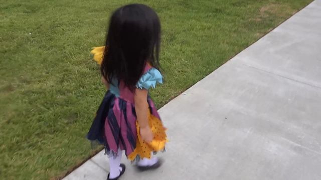 Sally Kids Costume and Makeup and Zomball Tomball Halloween Festival! смотреть онлайн