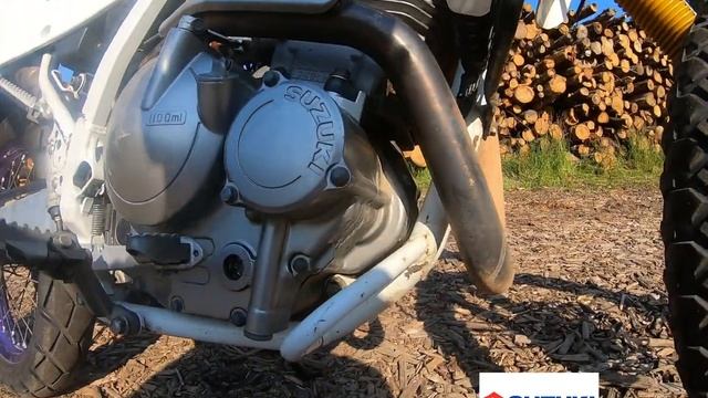 Мини обзор Suzuki Djebel 250 эндуро 90-х — 2000 годов. Мотоцикл двойного назначения с ПТС. смотреть онлайн