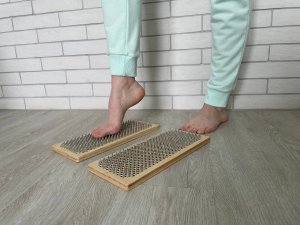 Как самостоятельно встать на доску Садху (доска с гвоздями).mp4