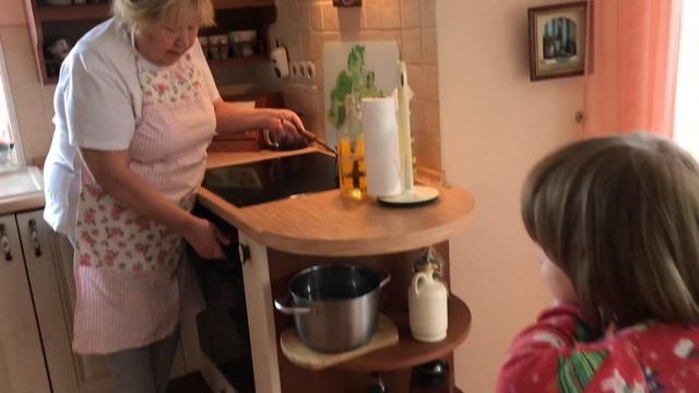 Несерьезная кофейная "фея" смотреть онлайн