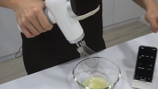 【PART 1】How To Beat/Whisk Egg Whites To Make Meringue Using Kitmens Cordless Hand Mixer смотреть онлайн