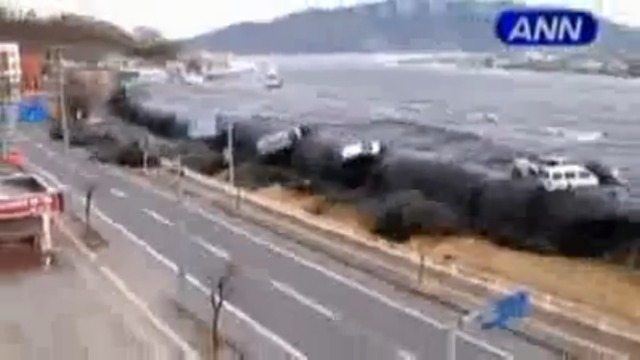 Ужасные кадры цунами в Японии смотреть онлайн