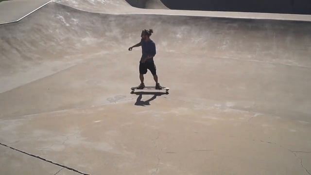 Cement Surfing - Longboarding the Ripon Skatepark смотреть онлайн