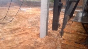 Как вбивают сваи