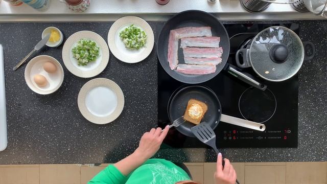 ЗАВТРАК, яйца жареные, ТРИ способа приготовления. ЯЙЦО в хлебе, на рисе и ПАШОТ. Простой рецепт!) смотреть онлайн