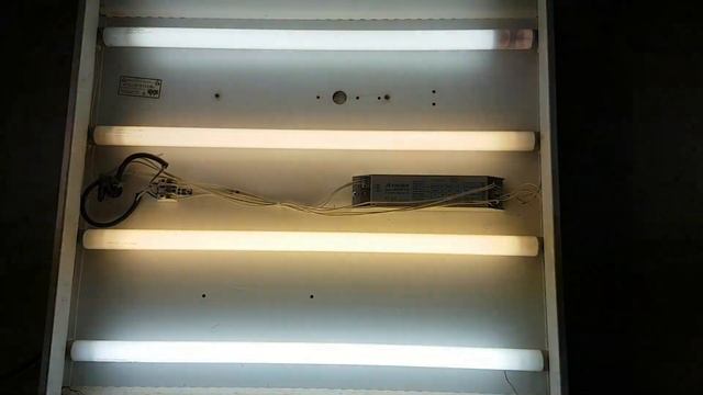 EOL OSRAM L18W 765 MADE IN RUSSIA with electronic ballast смотреть онлайн