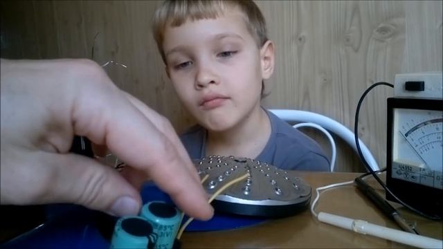 ? САМОДЕЛЬНЫЙ ВЕТРОГЕНЕРАТОР СВОИМИ РУКАМИ и ОЧЕНЬ ПРОСТО смотреть онлайн