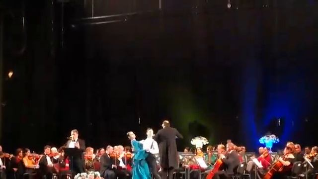 Sebastián Ferrada, tenor / Por una cabeza смотреть онлайн