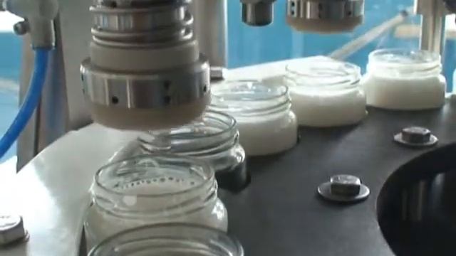 Линия розлива молока и йогурта в стеклобанку смотреть онлайн