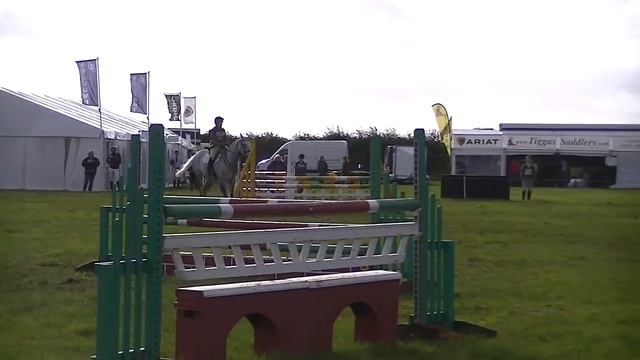 Harriet Turton & The Last Pilgrim: British Eventing BE100 Show Jumping at Oasby смотреть онлайн
