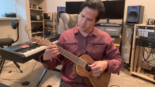 Fender Ukulele IMPRO смотреть онлайн