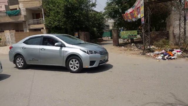 Toyota Corolla 1.8 vs Prius 2015 1.8 смотреть онлайн