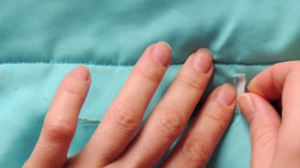Как зашить дырку на куртке, пуховике, плаще