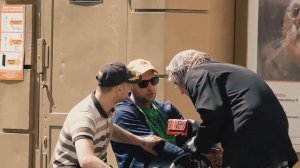 Ударил бабулю и был отправлен в нокаут / Edward bil / пранк