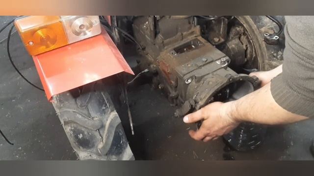Ремонт КПП мини-трактора МТЗ-132Н.Попадание камня в почвофрезу. смотреть онлайн