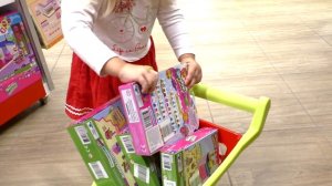 Bad Baby ПОГРОМ В МАГАЗИНЕ Вредные Детки Скупили Все Шопкинс Shopkins Toys video