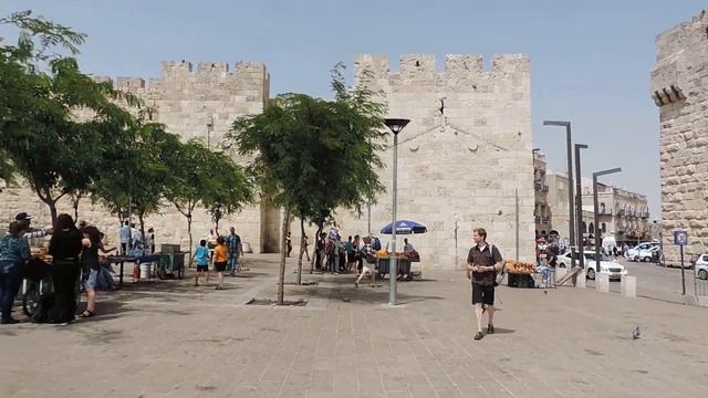 Иерусалим - Скверик у Яффских ворот Старого города смотреть онлайн