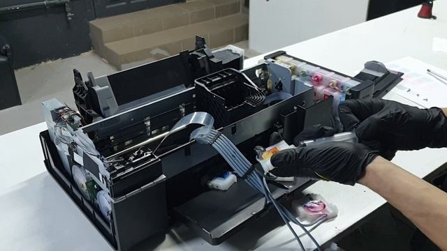 Принтер полосит? Не спешите прочищать печатающую головку! Заправляем демпферы Epson смотреть онлайн