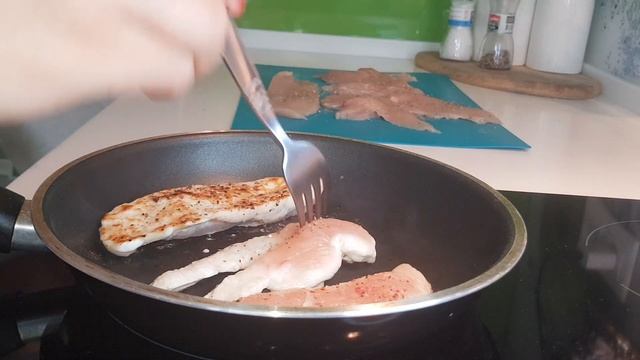 Салат Цезарь с курицей по рецепту Гордона Рамзи (ENG SUB) | Caesar salad. смотреть онлайн