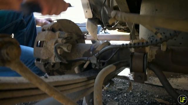 Rover 1 Project - Pulling the Ford 8 8 - Part 2 смотреть онлайн