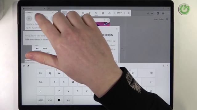 Microsoft Surface Pro 8 - How To Record Screen смотреть онлайн