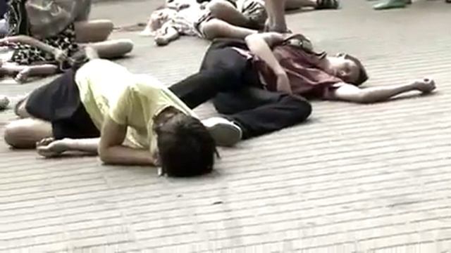 Флешмоб Внезапная смерть.mp4 смотреть онлайн
