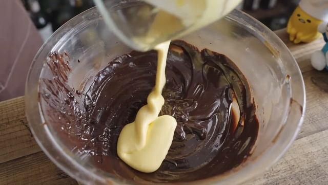 Moisturizing Rich Classic Chocolate Cake смотреть онлайн