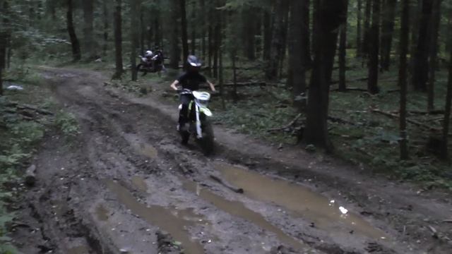 Young Girl Video Moto Blog "Forrest Ride" смотреть онлайн