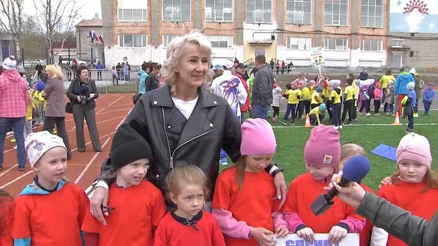 Юные легкоатлеты Серова поборолись за призы газеты «Серовский рабочий» смотреть онлайн