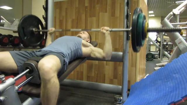 Жим лёжа на наклонной скамье 87.5х6. Собственный вес 73 кг смотреть онлайн
