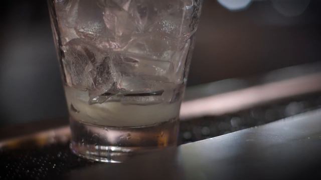 Marlow's Tavern Crafted Cocktails - The Blueberry Buck смотреть онлайн
