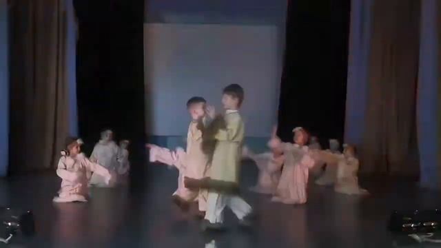 Танец хантов. 2Г класс. смотреть онлайн