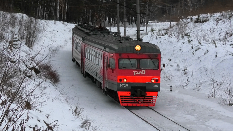 ЭТ2М-085 сообщением Каменск-Уральский — Екатеринбург-Пасс. следует по неправильному пути смотреть онлайн